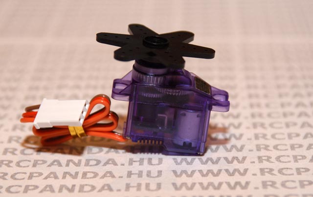 BlueBird Szerv� BMS-373MG 11,4gr. 2,3kg/0,11sec Micro